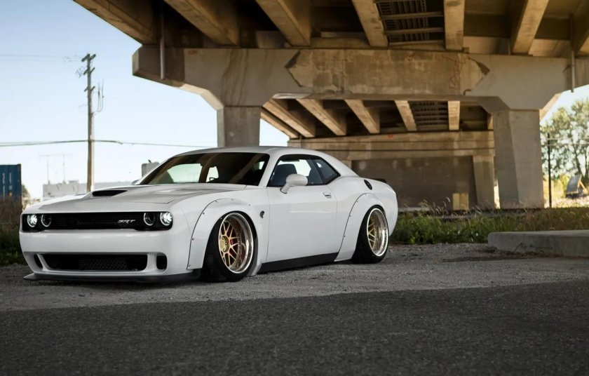 Dodge Challenger srt Hellcat