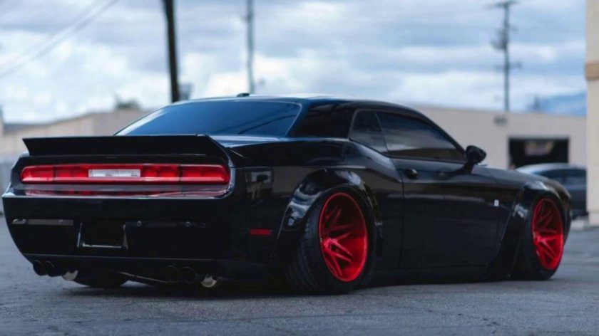 Dodge Challenger тюнингованный