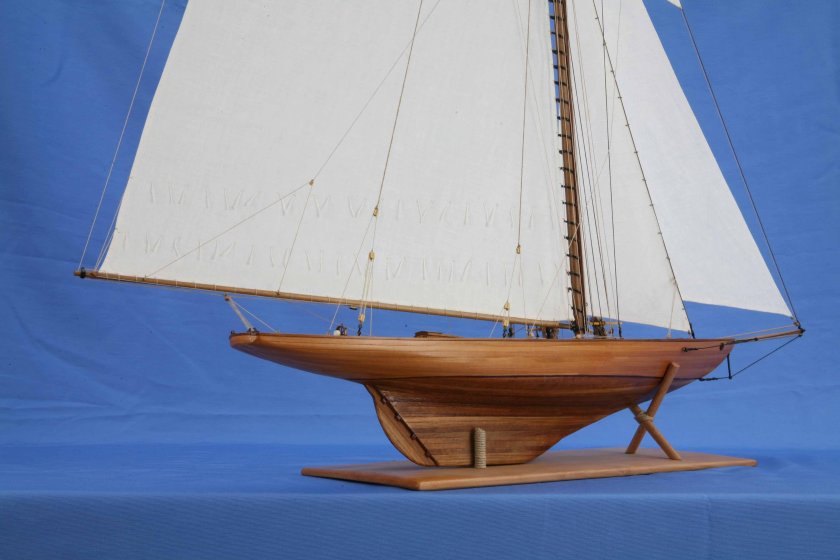 Модель парусной яхты Атлантик 60х45 см
