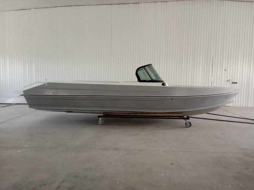 Алюминиевая моторная лодка