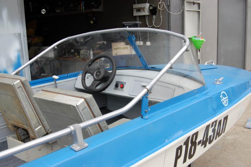 Моторная лодка Обь 3м