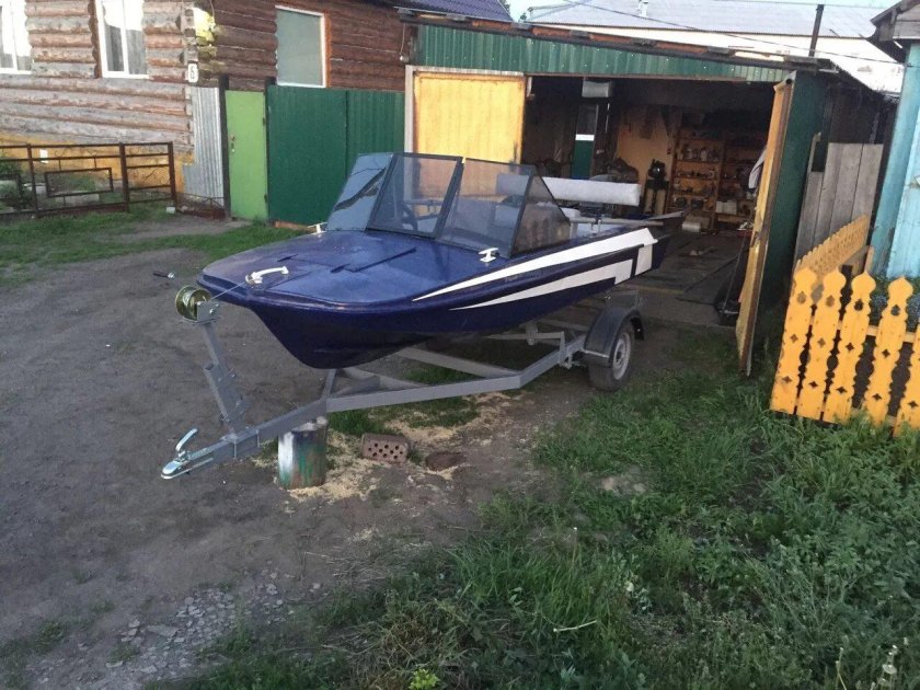 Моторная лодка Обь 3