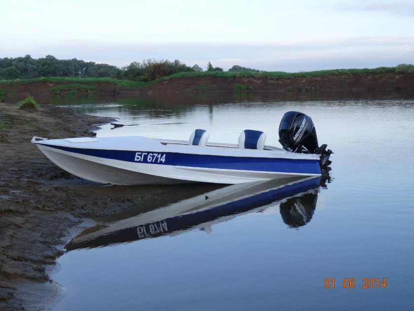 Моторная лодка Обь 1