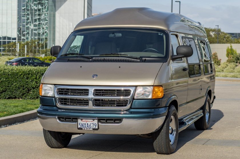 Dodge ram van 2003