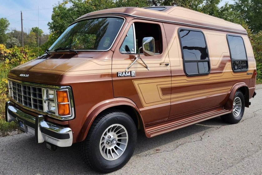 Dodge ram van 250