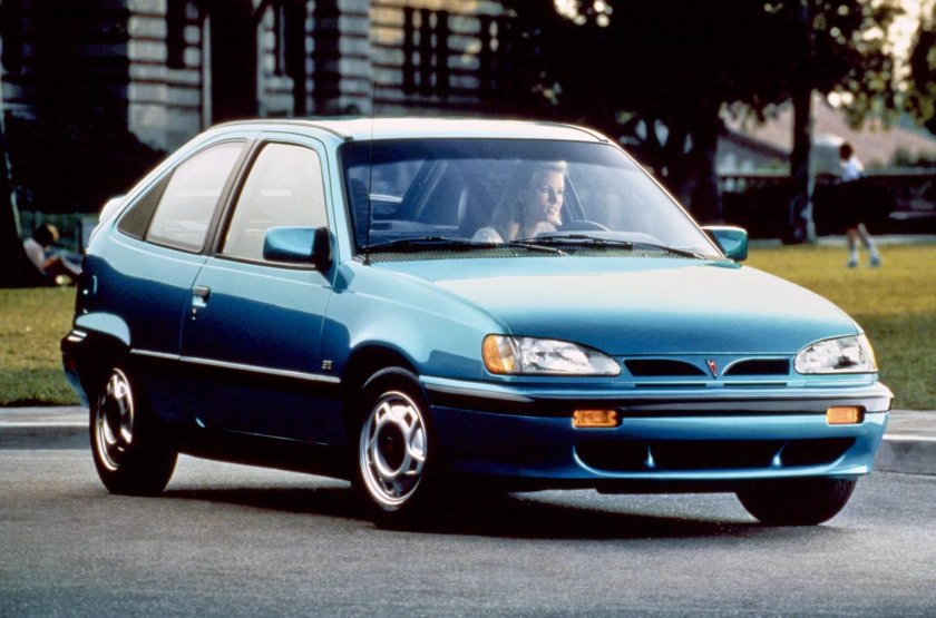 Понтиак Леманс 1993