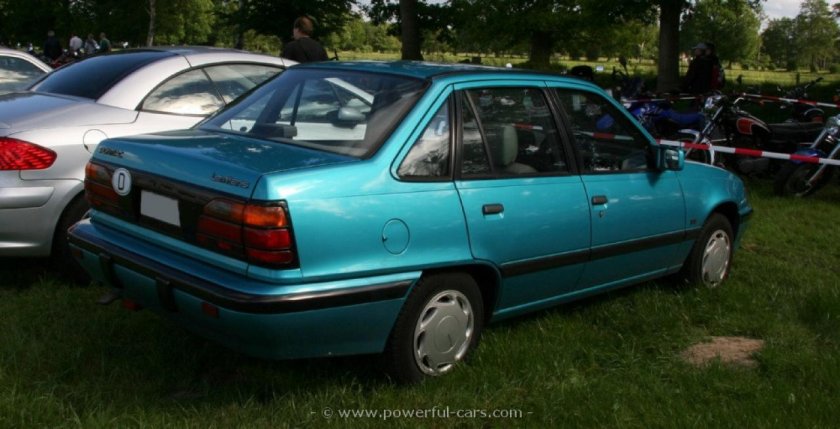 Понтиак Леманс 1993 хэтчбек