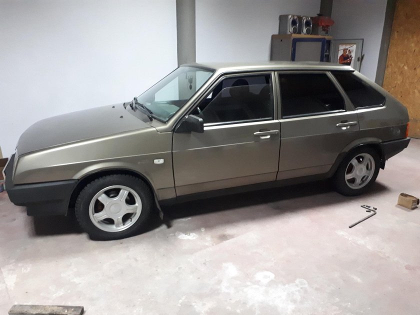 ВАЗ 2109 цвет Папирус 387