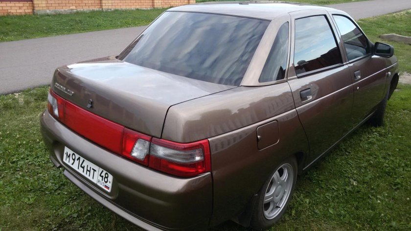 Лада 2110 бронзовая