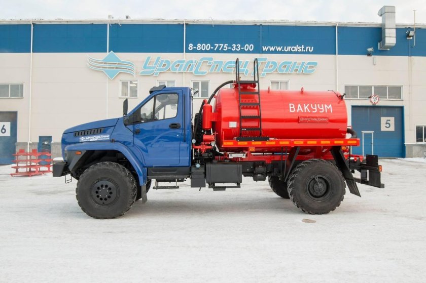Урал Некст бензовоз