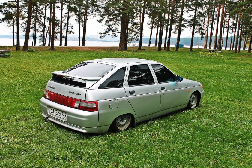 ВАЗ-2112 (Lada 112)
