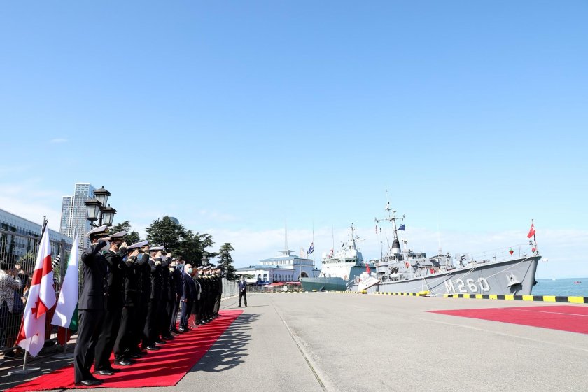 Корабль красная Грузия