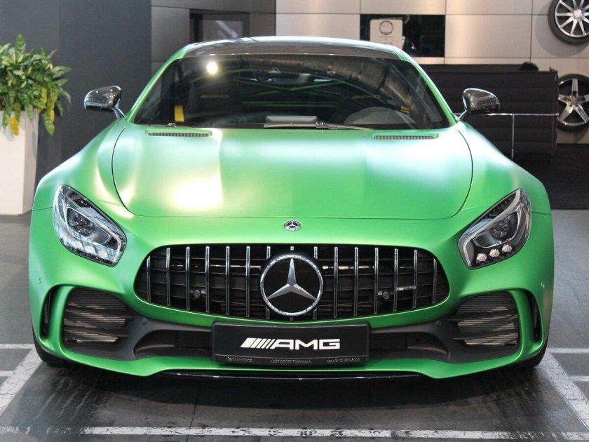 Mercedes AMG gt зеленый
