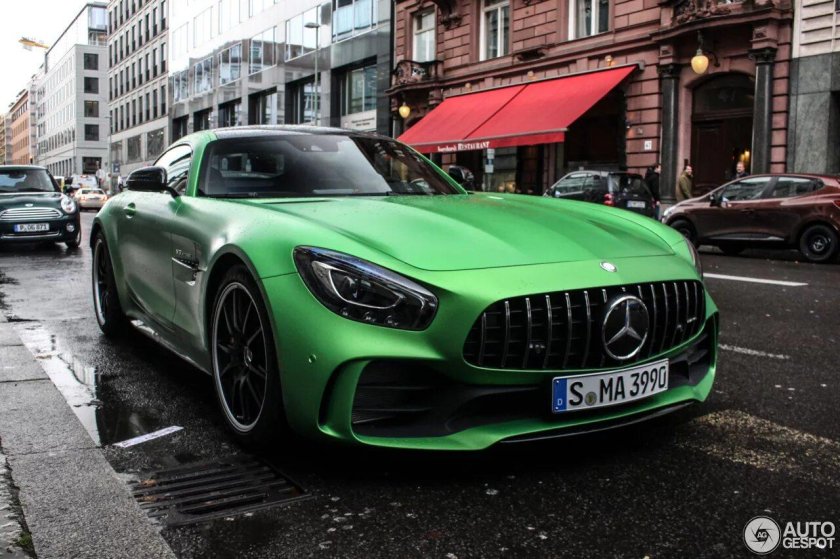 Мерседес АМГ ГТ зеленый