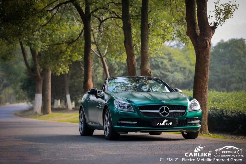 Мерседес Бенц зеленый изумруд