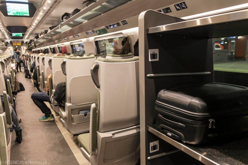 Багажные полки в Сапсане