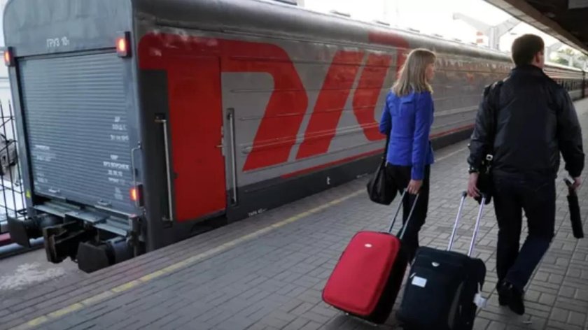 Пассажиры на вокзале