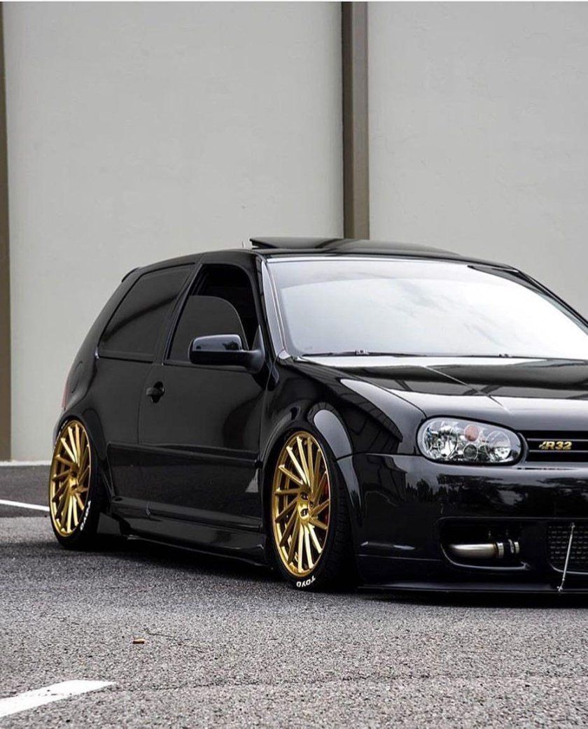 Volkswagen Golf GTI mk4 r32