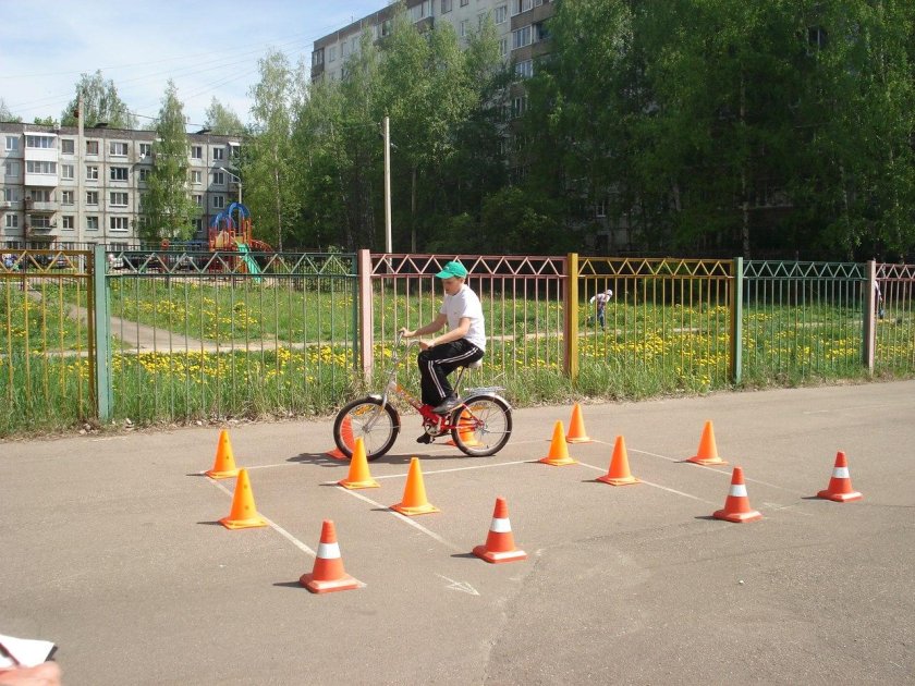 Полоса препятствий на велосипеде
