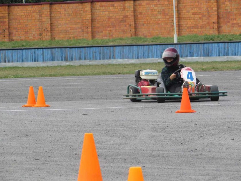 Картодром в богатых сабах