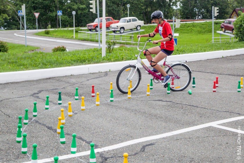 Фигурное вождение велосипеда юид