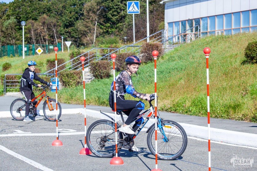 Фигурное вождение велосипеда