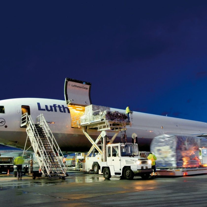 Lufthansa cargo 787