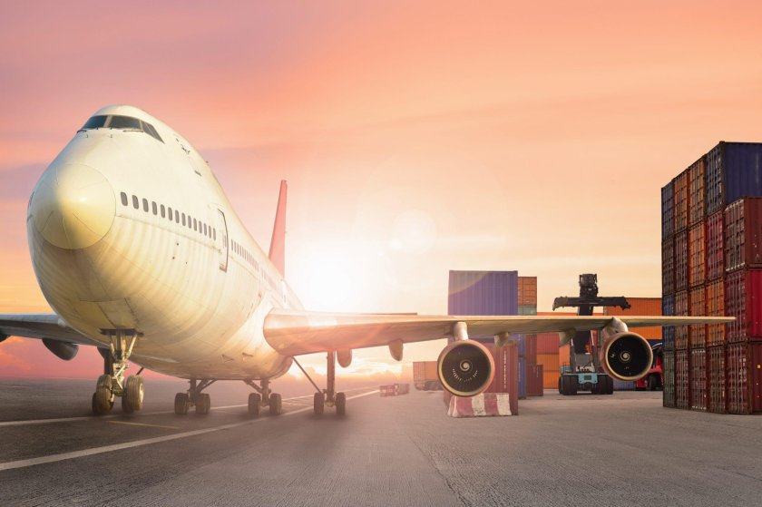 Карго самолет