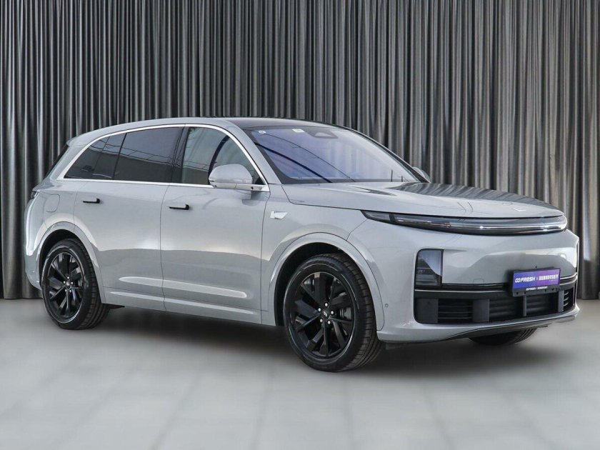 Машина lixiang