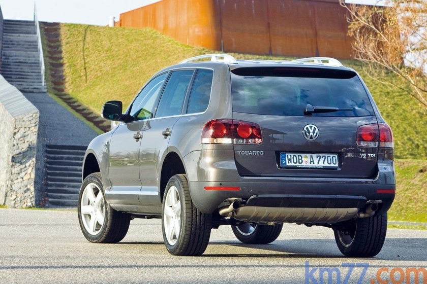 Volkswagen Touareg 2 сзади