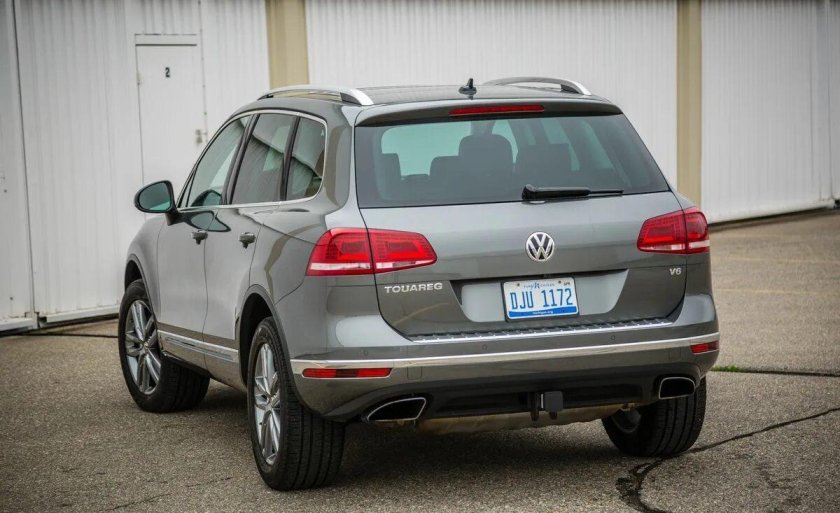 Фольксваген Туарег 2016 сзади