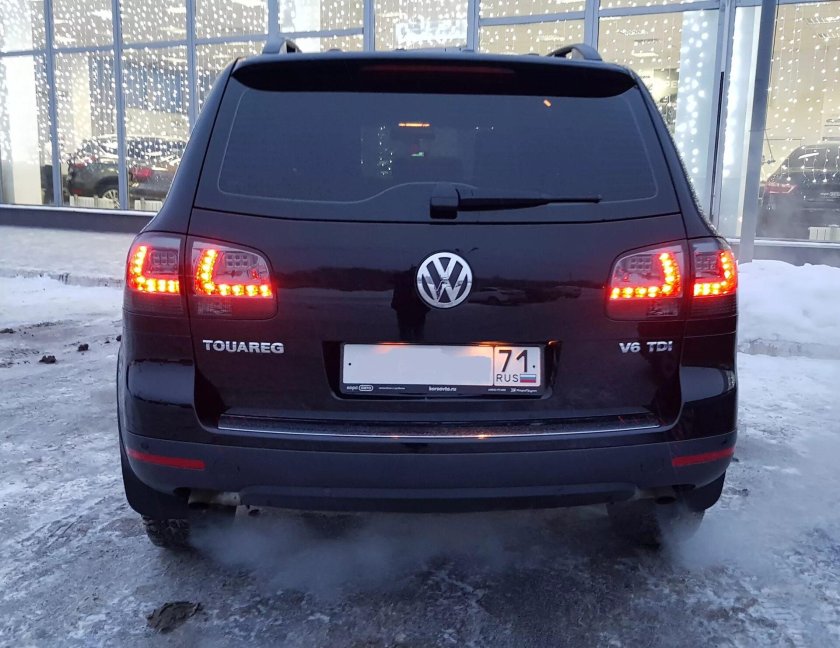 Диодные фонари задние на Фольксваген Туарег 2008 года