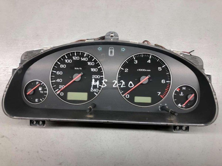 Субару Аутбек приборная панель