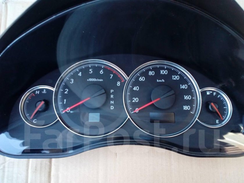 Subaru Outback панель приборов