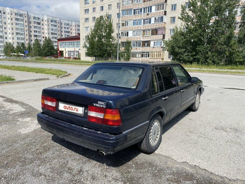 Вольво 940 седан