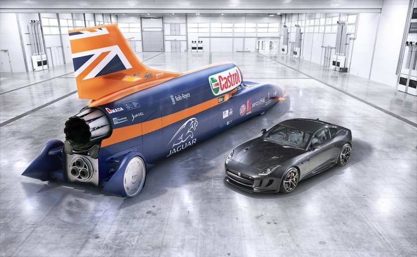 Машина Bloodhound SSC