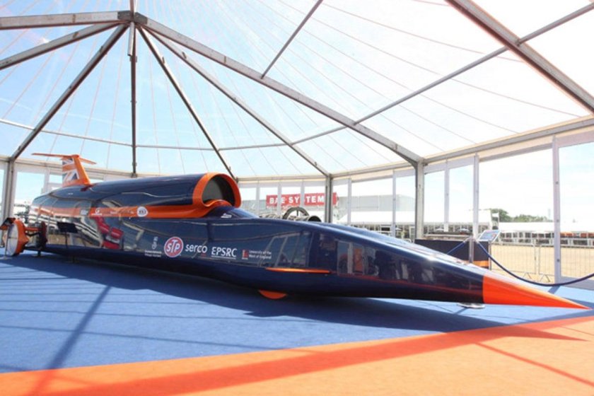 Сверхзвуковой автомобиль