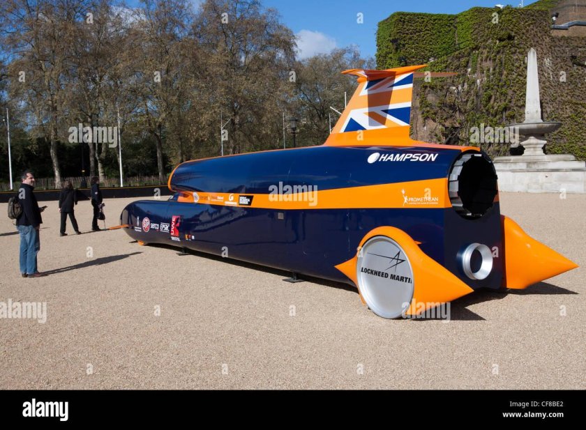 Автомобиль Bloodhound SC