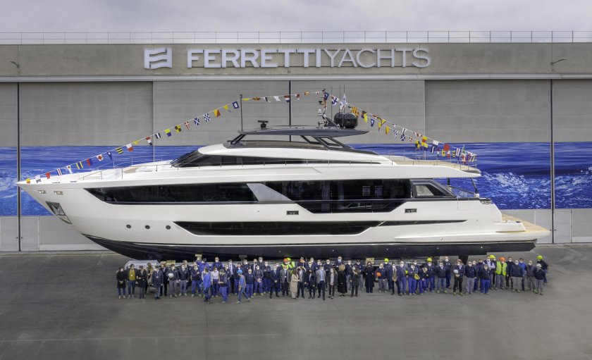 Ferretti 1000
