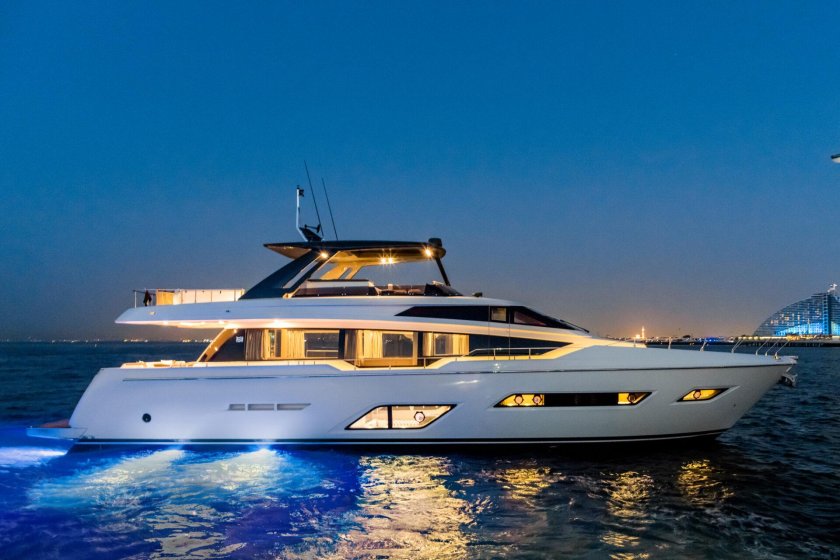 Ferretti 780