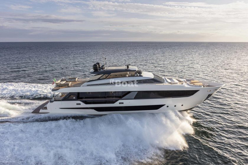 Ferretti 1000