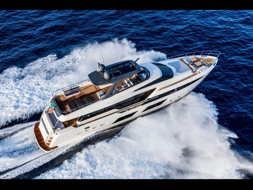 Ferretti 920