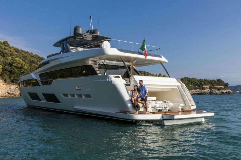 Ferretti 920 Yacht