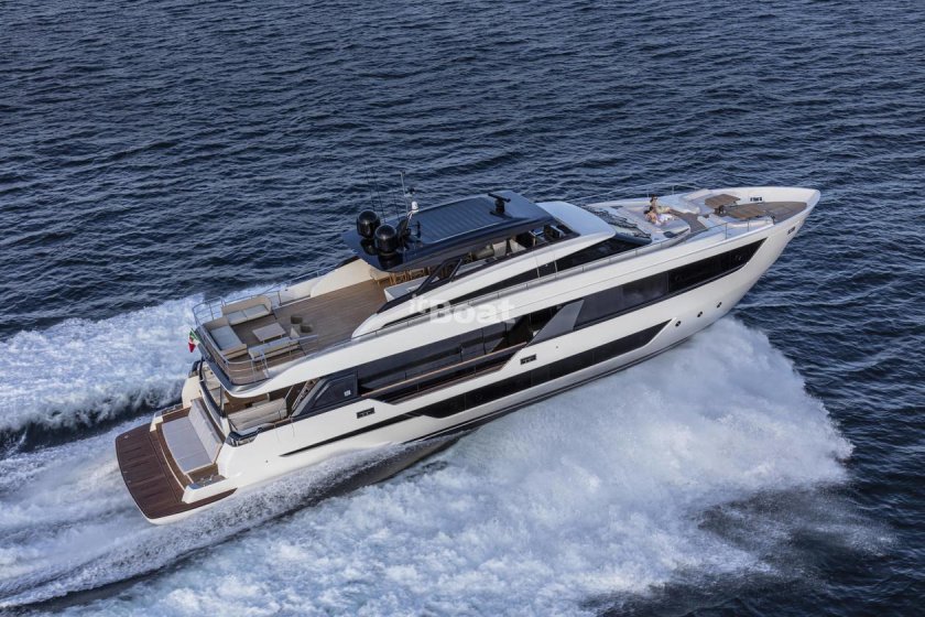 Ferretti 1000