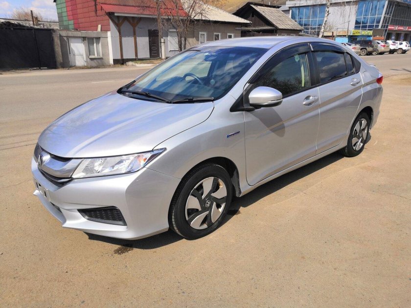 Хонда грейс 2015