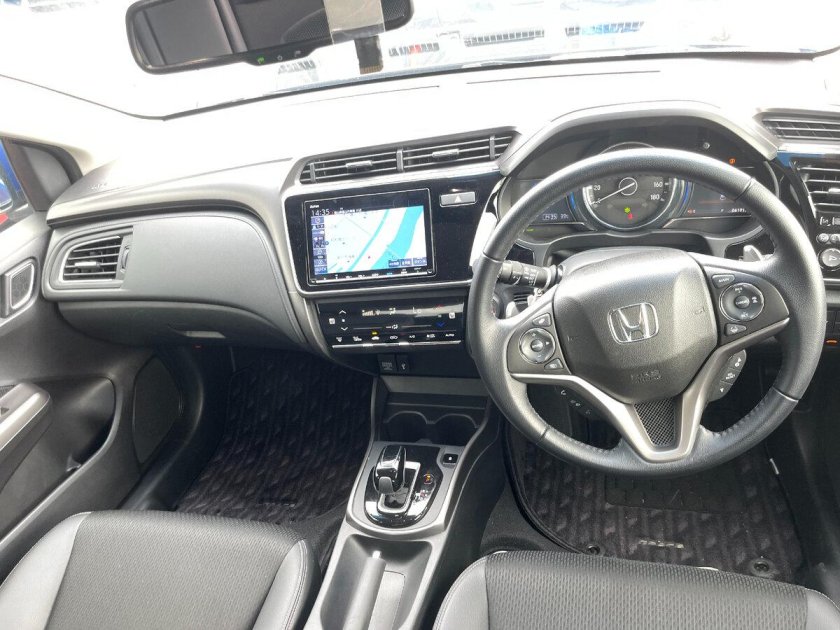 Хонда Грейс фото салона