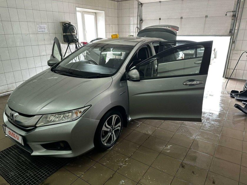 Хонда грейс 2015 серебристый