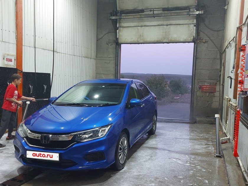 Honda grace 2017 синия