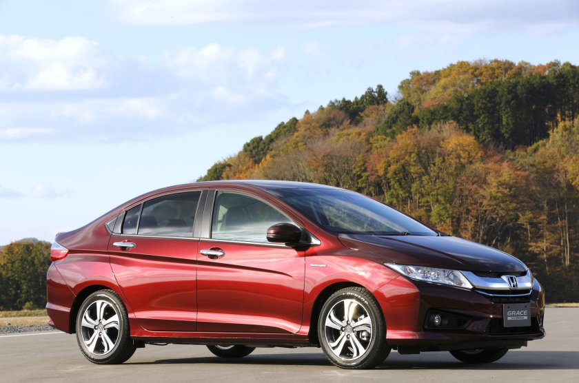 Хонда Грейс гибрид