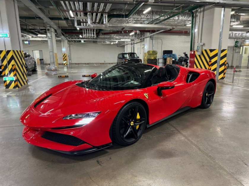 Ferrari sf 90 spider
